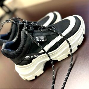 Disturbia astronauts sneakers